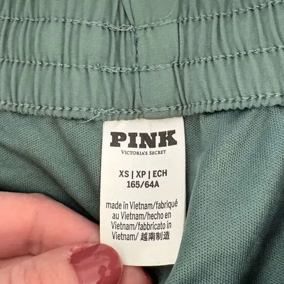 PINK Victoria's Secret Lined Active Shorts - Picture 4 of 4